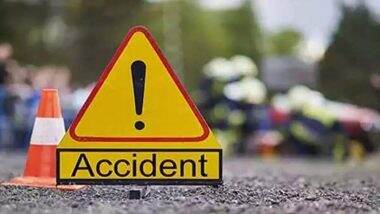 UP Bus Accident: पूर्वांचल एक्सप्रेसवे पर भीषण सड़क हादसा, यात्रियों से भारी बस की डंपर से टक्कर, 4 की मौत